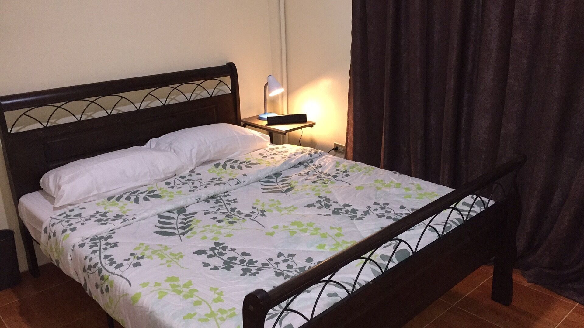 3 chambres, fer et planche à repasser, Wi-Fi, draps fournis