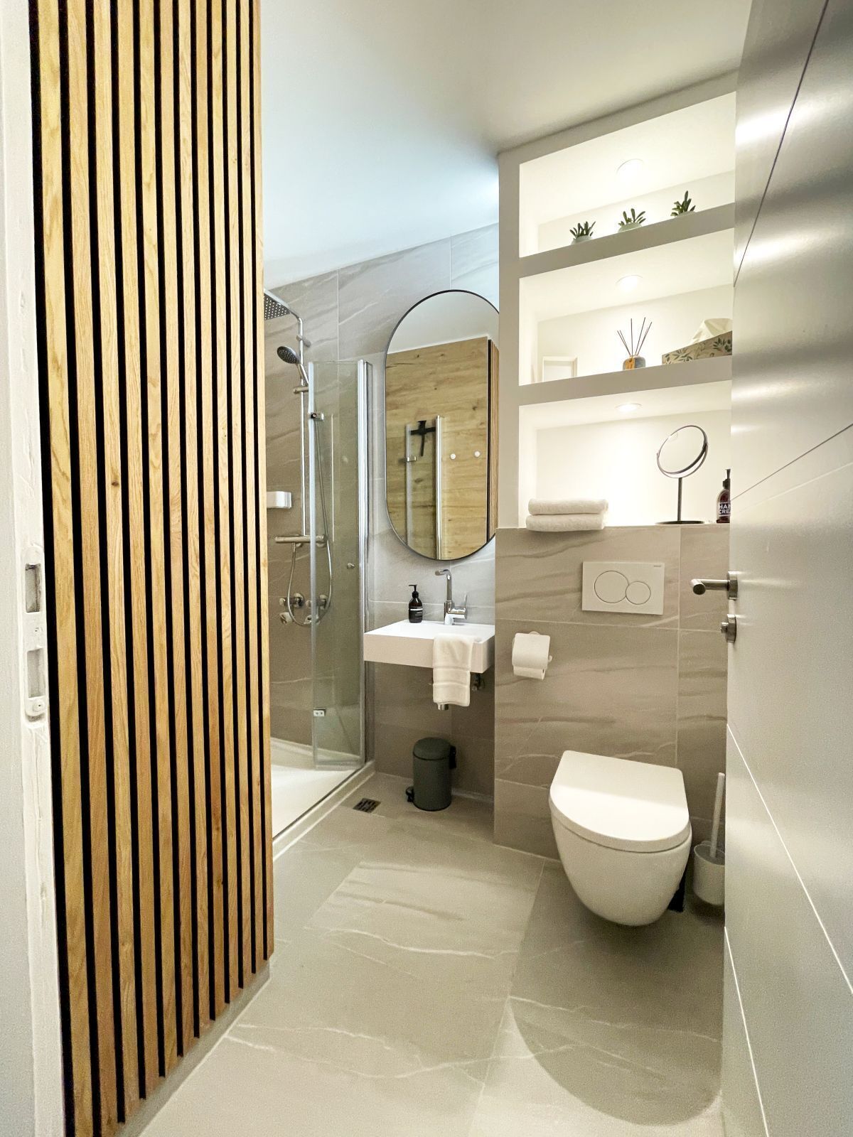 ヘアドライヤー、タオル