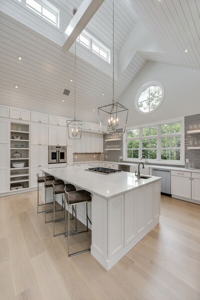 Stunning Hampton Holiday Family Fantasy for your Team 
