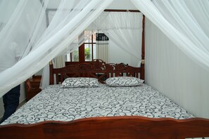 ห้องดับเบิล, วิวสวน (Air Conditioning) | โต๊ะทำงาน, ผ้าม่านกันแสง, เตารีด/โต๊ะรีดผ้า, Wi-Fi ฟรี