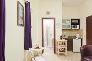 Executive-Studiosuite, 1 Queen-Bett, Nichtraucher, Küche | 1 Schlafzimmer, individuell dekoriert, individuell eingerichtet