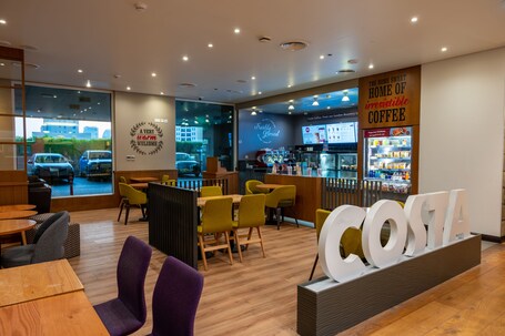 Premier Inn Dubai Al Jaddaf - Image 9