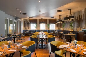 Restaurant - Premier Inn Dubai Al Jaddaf (Dubai)