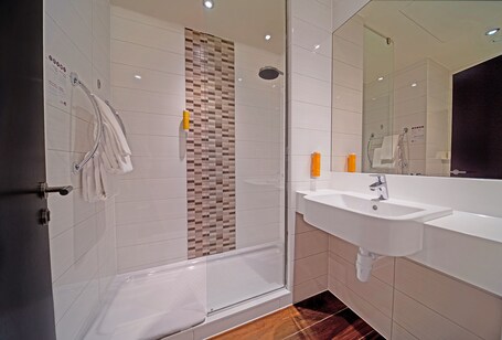 Premier Inn Dubai Al Jaddaf - Image 24