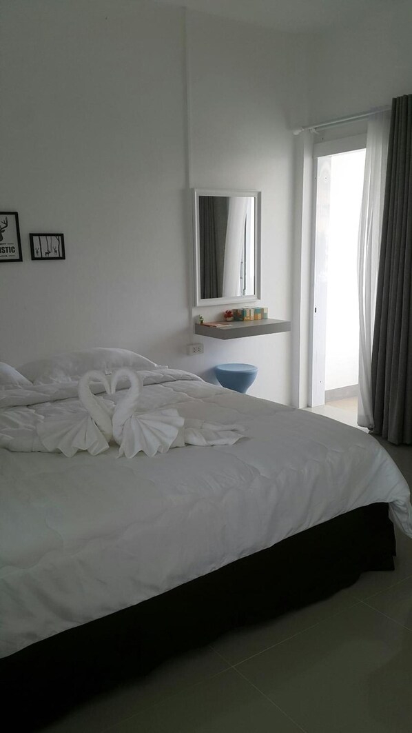 Geluiddichte muren, extra bedden (toeslag), gratis wifi, beddengoed