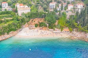 Beach nearby, beach towels