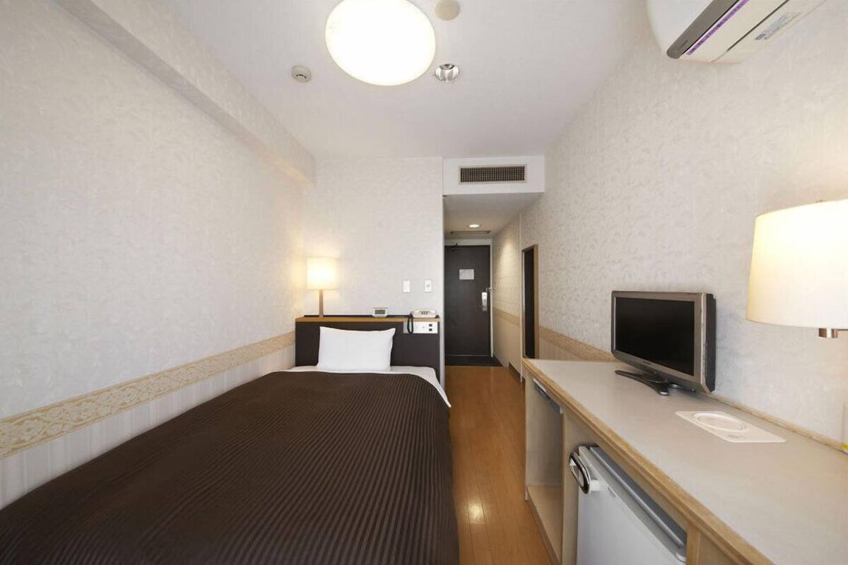 Cortinas opacas, tabla de planchar con plancha, wifi gratis
