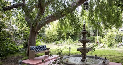 Tranquil 1-bd Guesthouse Apartment on Spanish Estate, sundeck w/ mountain views