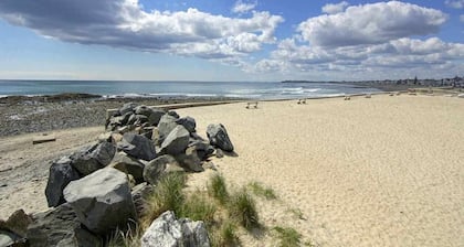 Private Motel Room at North Beach! Walk across the street to the beach!
