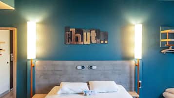 Habitació doble | Escriptori i espai de treball apte per a portàtils