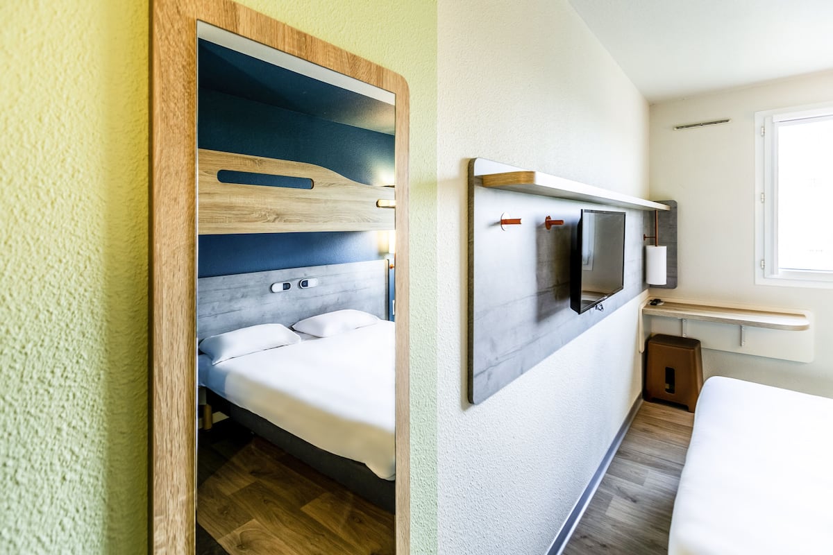 Triple Room, Multiple Beds | Desk, laptop workspace, soundproofing, free WiFi