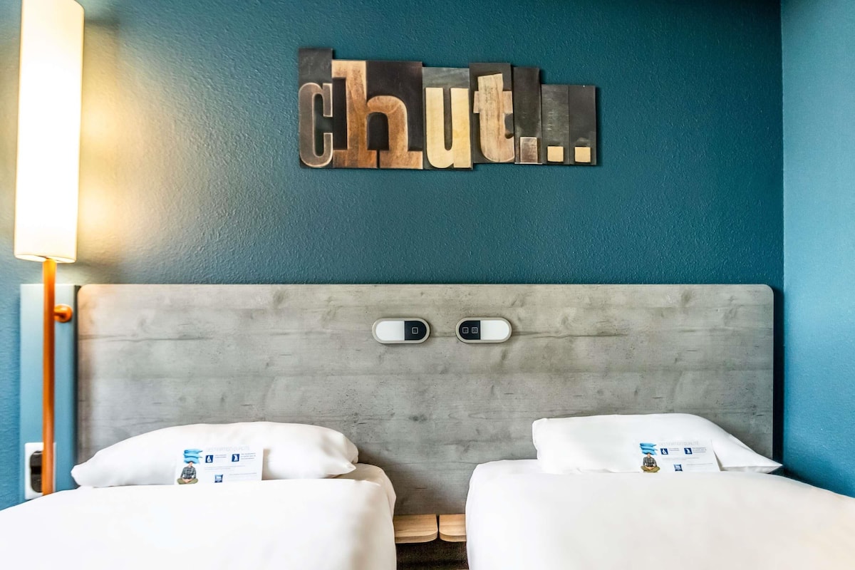 Twin Room, 2 Twin Beds | Desk, laptop workspace, soundproofing, free WiFi