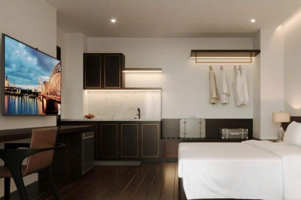 Premier Studio Suite, Balcony, Partial Ocean View | Room amenity