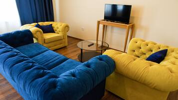 Grand Double Room | Blackout curtains, rollaway beds, free WiFi, bed sheets