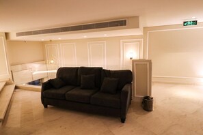 Lobby sitting area - Miramar Downtown hotel (Cairo)