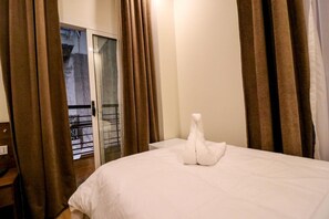 Classic Twin Room, 2 Twin Beds, Non Smoking | Egyptian cotton sheets, premium bedding, memory foam beds, minibar - Miramar Downtown hotel (Cairo)