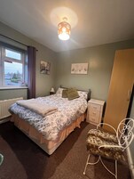 Laptop workspace, blackout drapes, iron/ironing board, free WiFi