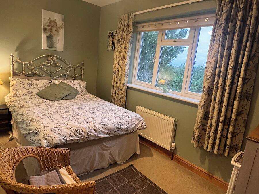 Classic Double Room | Laptop workspace, blackout curtains, iron/ironing board, free WiFi