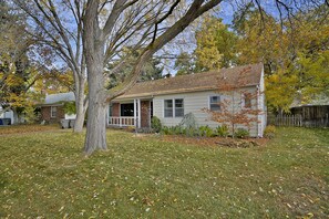 Exterior - Cottage by the Historic Depot (Boise)