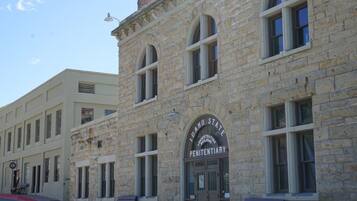 Pemandangan kota dari properti