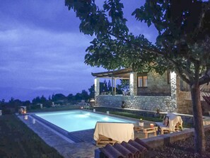 Front of property - Villa Fairytale (Dirfys-Messapia)