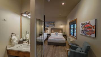 Private Cabin Double Queen | In-room safe, desk, free WiFi, bed sheets