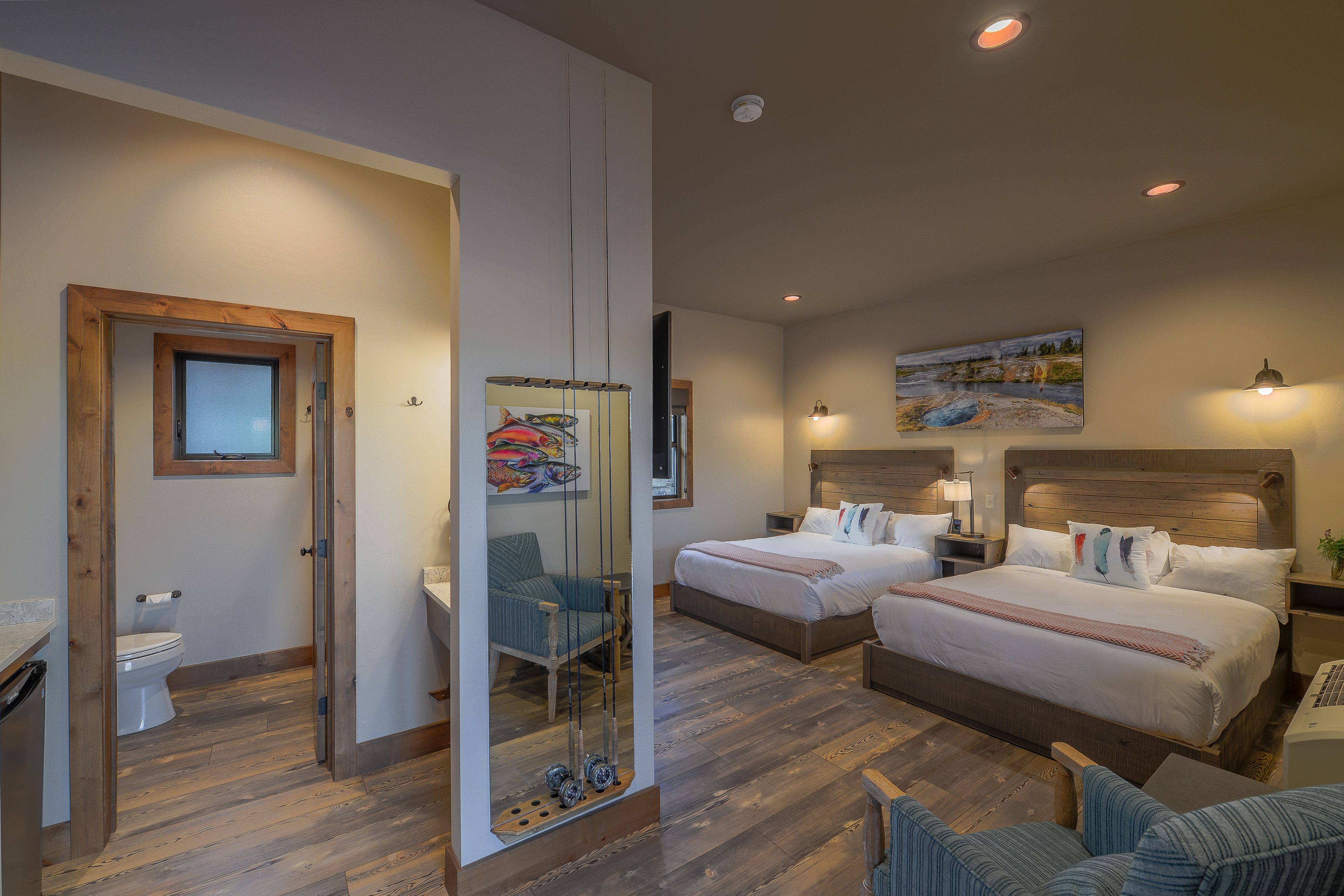 private cabin double queen | in-room safe, desk, free wifi, bed sheets