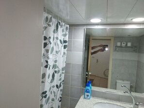 Leilighet – exclusive | Bad | Dusj, toalettartikler (inkludert), hårføner og bidé