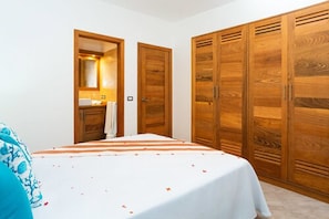 Apartment 2 Bedroom Garden or Pool View