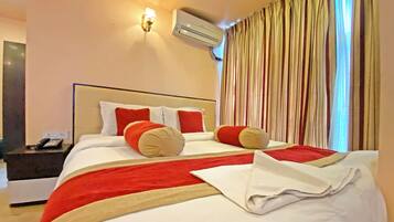 Deluxe Double Room | Desk, laptop workspace, soundproofing, free WiFi