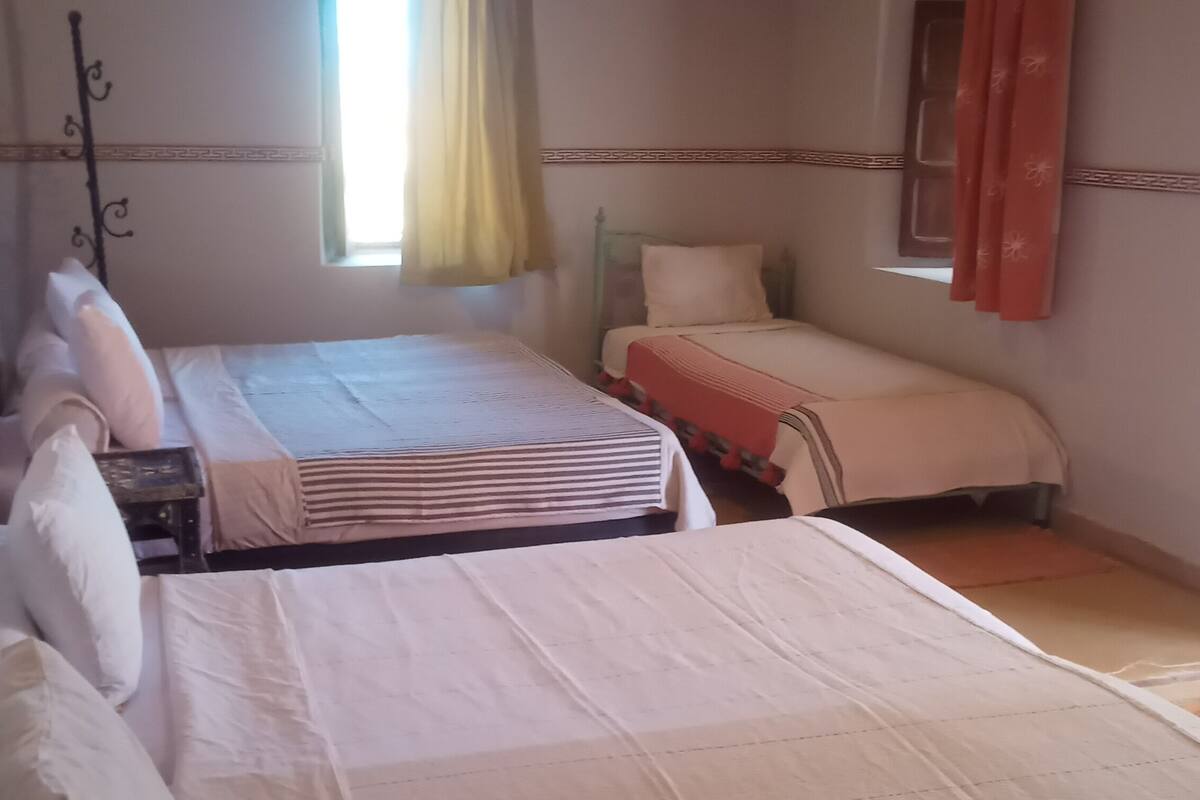 Chambre Quadruple | Chambres insonorisées, Wi-Fi gratuit, draps fournis