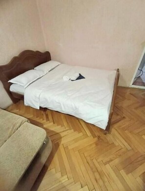 1 bedroom, iron/ironing board, free WiFi
