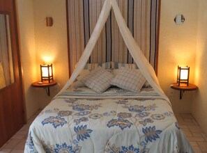 Romantic Suite, 1 Double Bed, Non Smoking | Individually decorated, free WiFi, bed sheets - Pousada Refúgio dos Pássaros (Imbituba)
