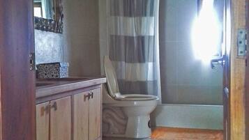 Standard Room, 1 Queen Bed, Non Smoking, Hill View | Bathroom | Shower, rainfall showerhead, towels