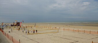 Charming villa in wooded area with large garden 1 km from the sea