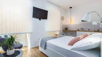 Romantic Apartment, 1 Queen Bed, Non Smoking, Kitchenette | 1 bedroom, premium bedding, down duvets, memory-foam beds