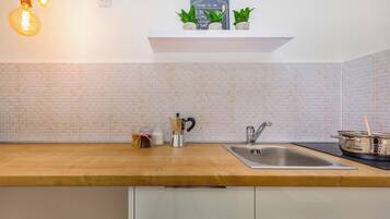 Romantic Apartment, 1 Queen Bed, Non Smoking, Kitchenette | Private kitchenette | Coffee/tea maker, fridge, stovetop, electric kettle