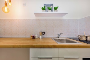 Romantic Apartment, 1 Queen Bed, Non Smoking, Kitchenette | Private kitchenette - Rijeka Apartments Terra City Center (Rijeka)