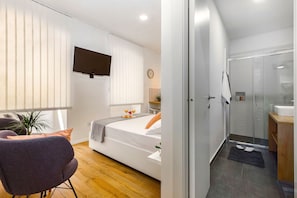 Romantic Apartment, 1 Queen Bed, Non Smoking, Kitchenette
