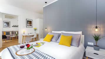 Leilighet – deluxe, 1 queensize-seng med sovesofa, ikke-røyk, tekjøkken | 1 soverom, sengetøy av topp kvalitet, dundyner og memory foam-senger