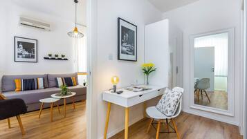 Deluxe Apartment, 1 Queen Bed with Sofa bed, Non Smoking, Kitchenette | 1 bedroom, premium bedding, down comforters, memory foam beds