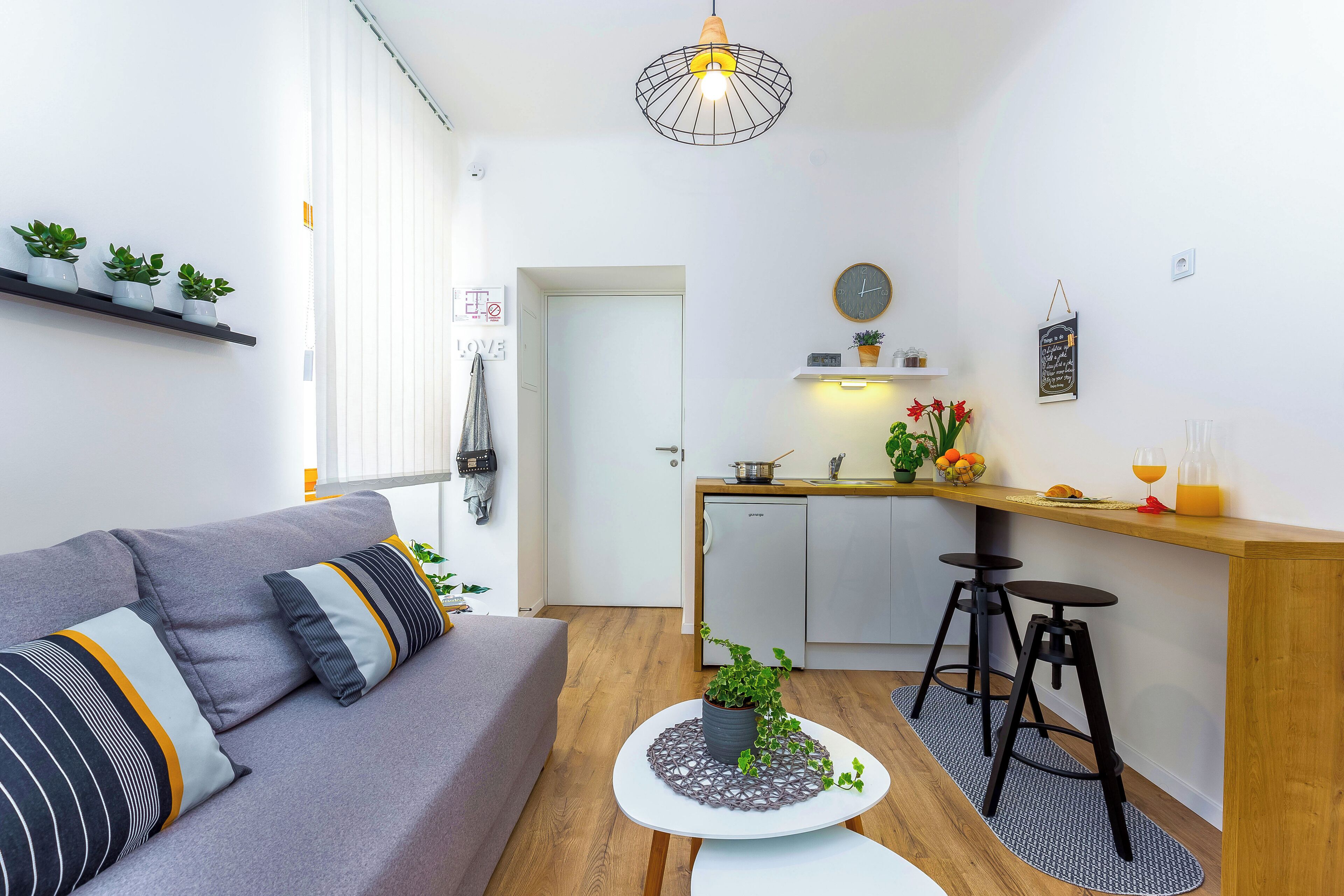 Deluxe Apartment, 1 Queen Bed with Sofa bed, Non Smoking, Kitchenette | Living area | 43-inch flat-screen TV with cable channels, Smart TV, video-game console