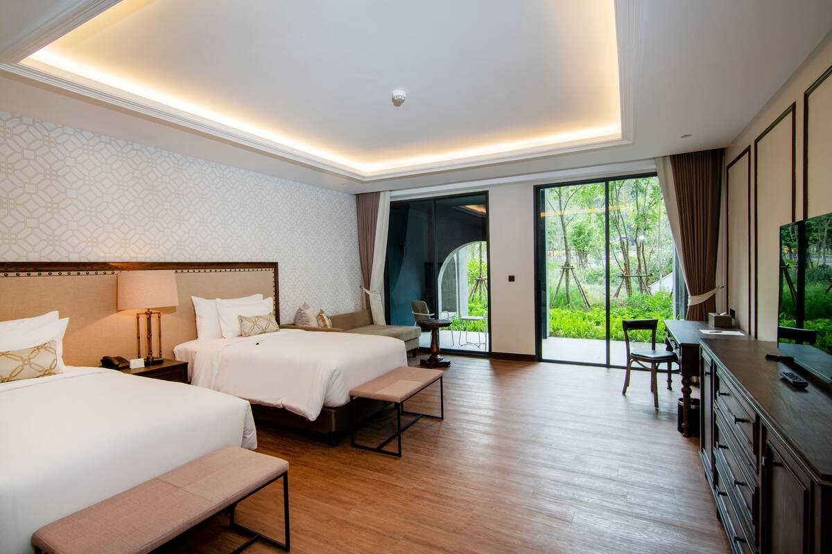 Grand Twin Room | 미니바, 객실 내 금고, 책상, 암막 커튼
