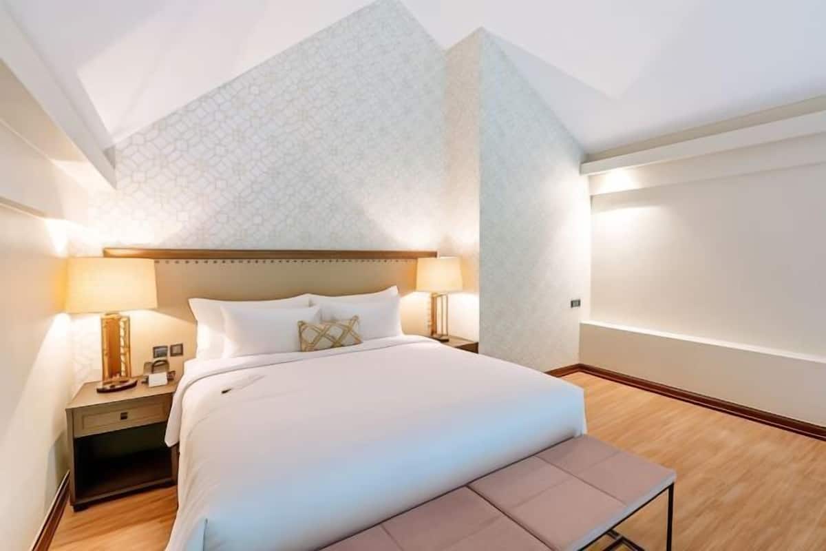 Minibar, in-room safe, desk, blackout curtains