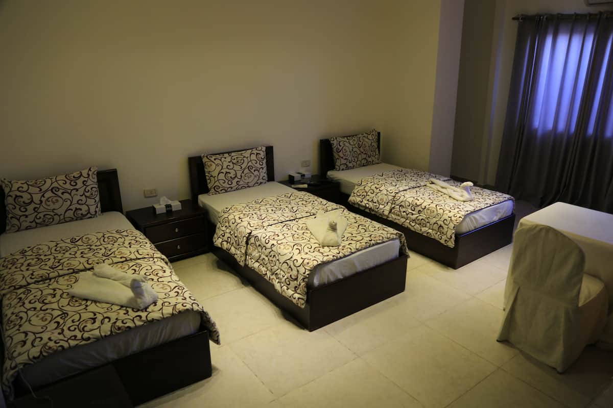 Triple Room | Egyptian cotton sheets, premium bedding, pillowtop beds
