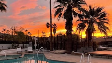 Outdoor pool, sun loungers
