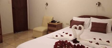 Double Room, 1 Double Bed | Egyptian cotton sheets, premium bedding, down duvets, iron/ironing board