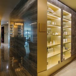 Couples treatment rooms, sauna, steam room, body treatments