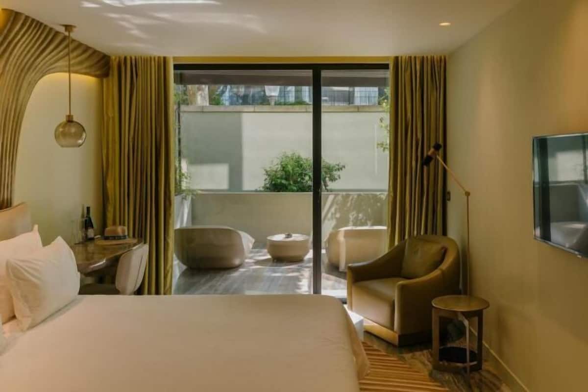 Literie de qualité supérieure, matelas mémoire de forme, minibar