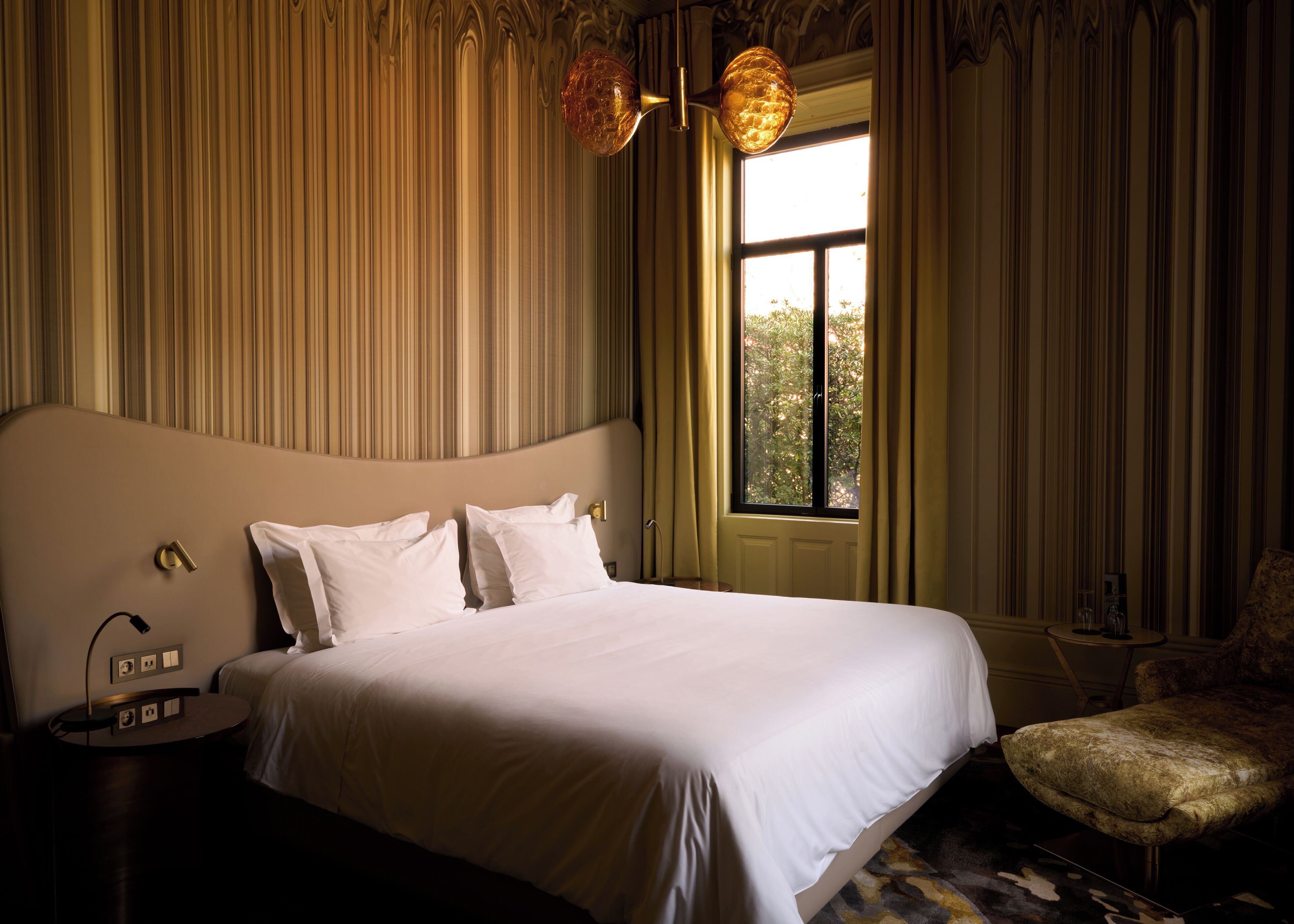 Manor House Garden Suite | 高档床上用品、记忆海绵床垫、迷你吧、客房内保险箱